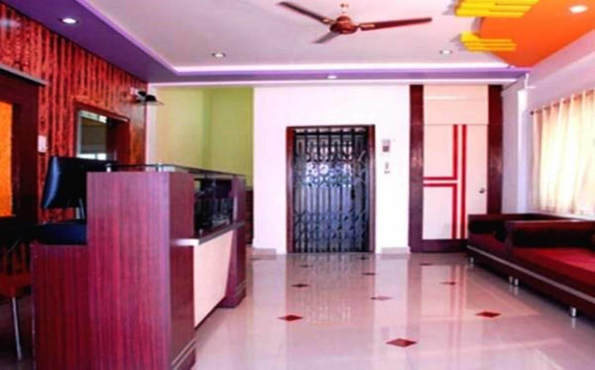 Hotel Rajyog Ranjangaon Ganpati Kültér fotó